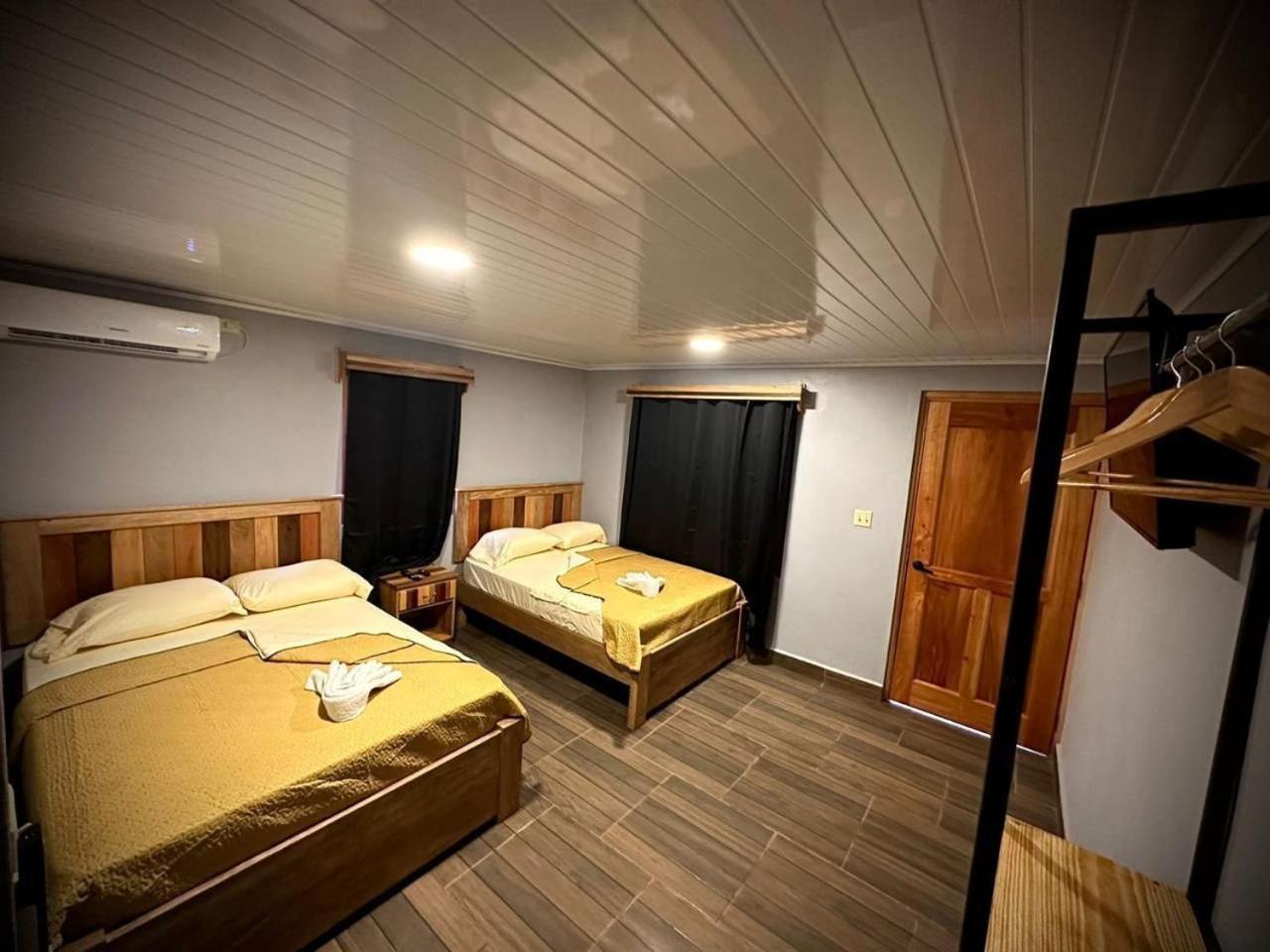 Blasina Beer Hostel Бокете Екстер'єр фото