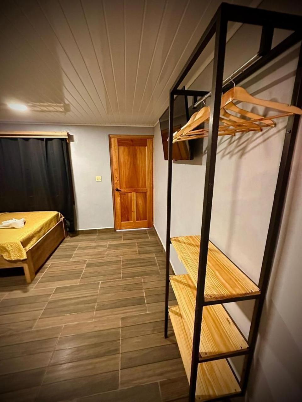 Blasina Beer Hostel Бокете Екстер'єр фото