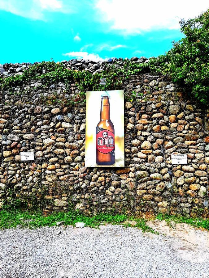 Blasina Beer Hostel Бокете Екстер'єр фото